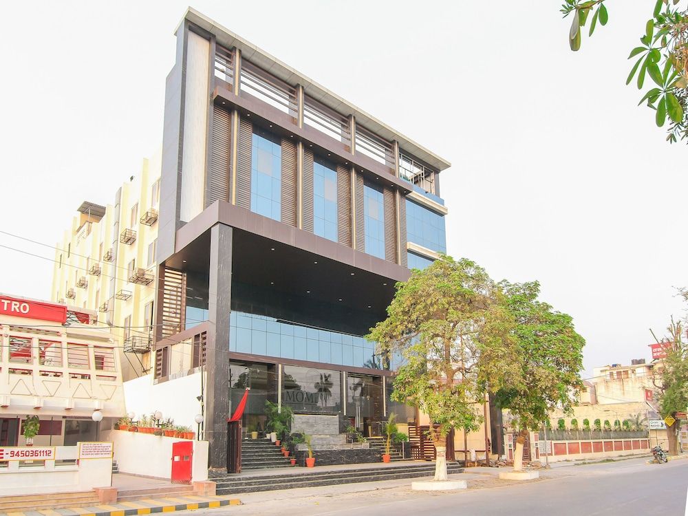 undefined OYO 13482 Hotel Moments