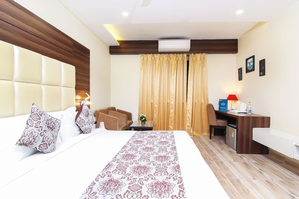 OYO 13482 Hotel Moments Double or Twin Room 4