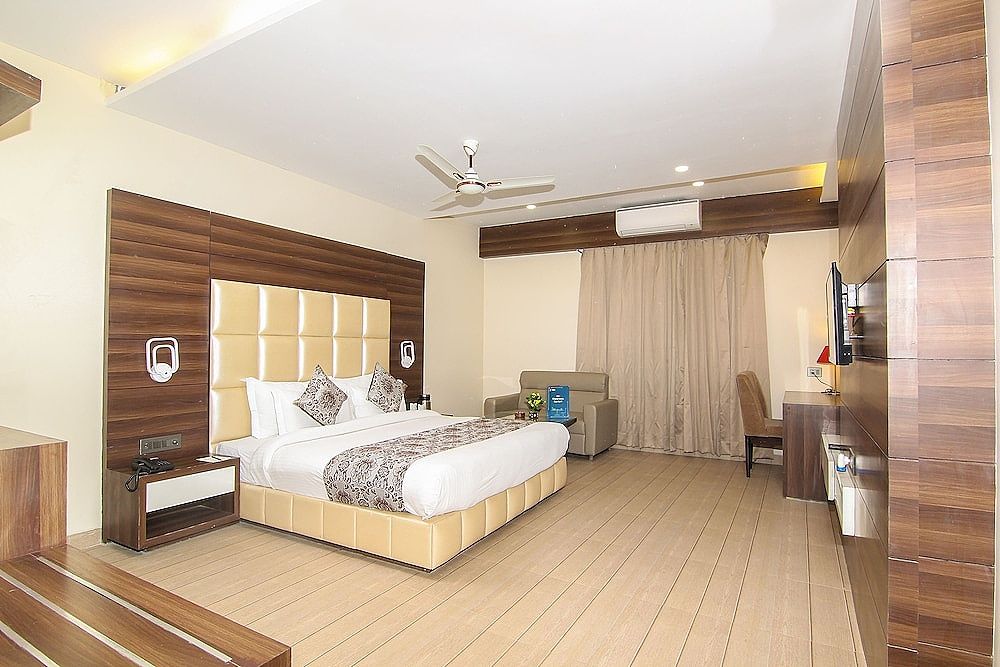 undefined OYO 13482 Hotel Moments 9