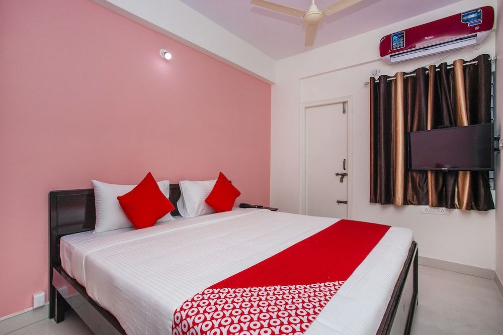 OYO 23441 Shree Gowri Comfort Double or Twin Room 2