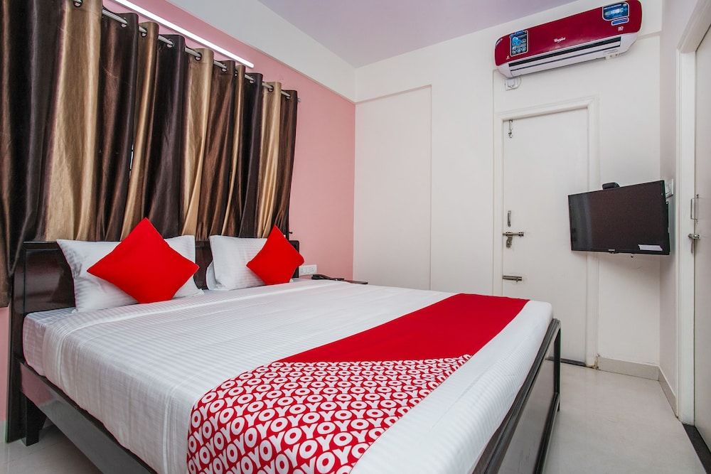 OYO 23441 Shree Gowri Comfort Double or Twin Room 8