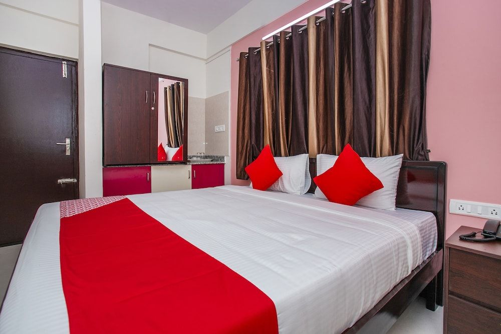 OYO 23441 Shree Gowri Comfort Double or Twin Room 3