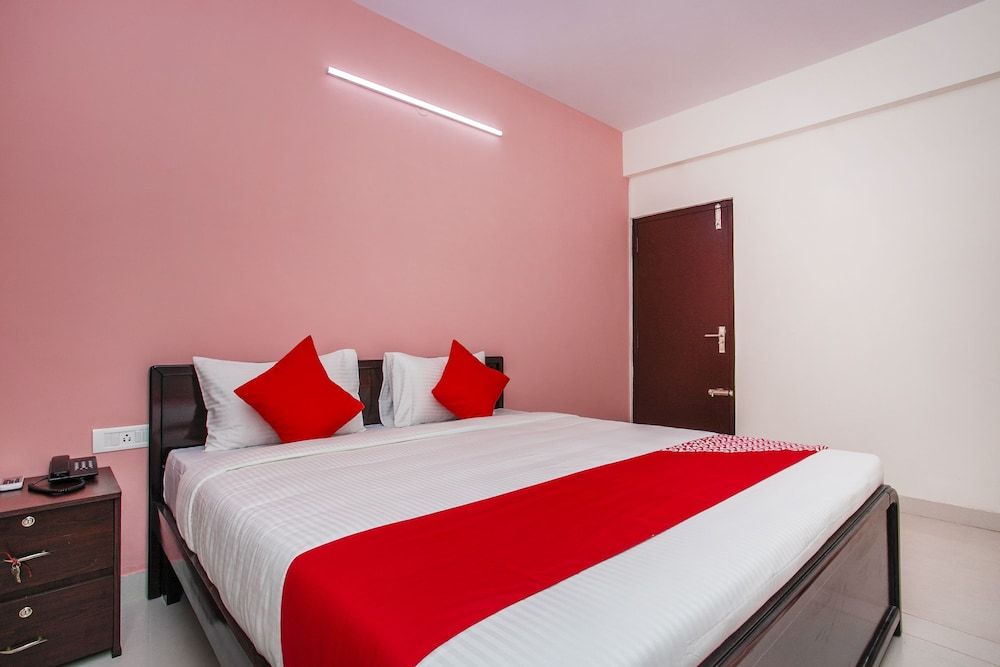 OYO 23441 Shree Gowri Comfort Double or Twin Room 11