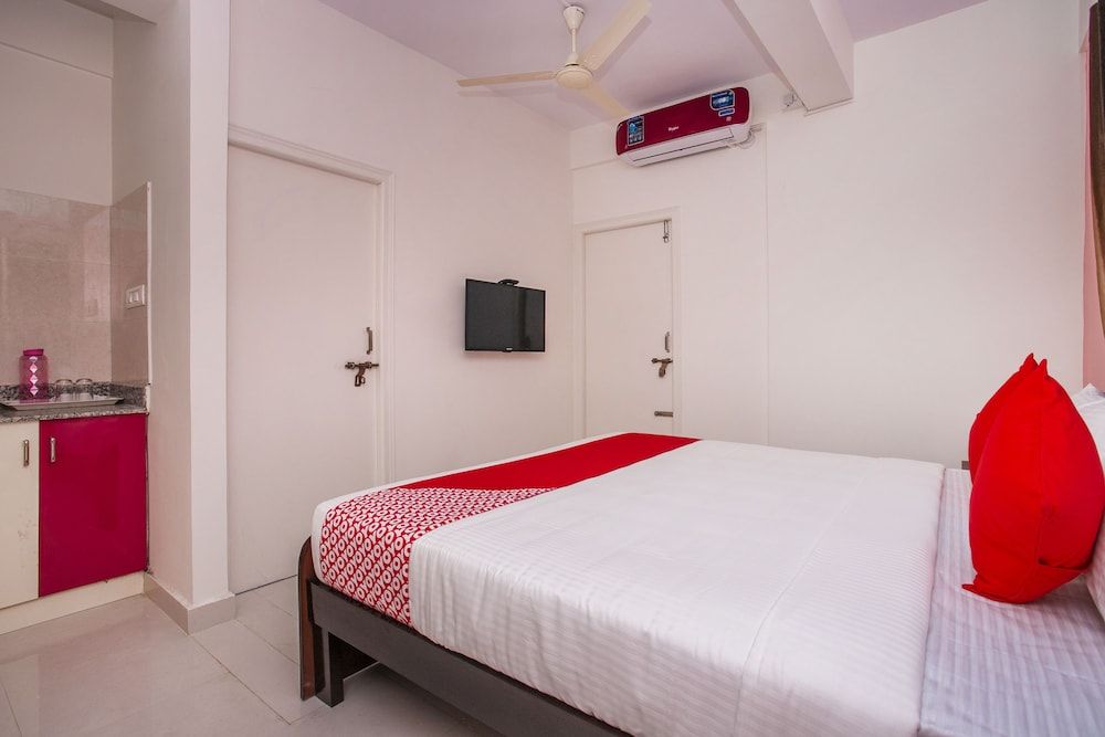 OYO 23441 Shree Gowri Comfort Double or Twin Room