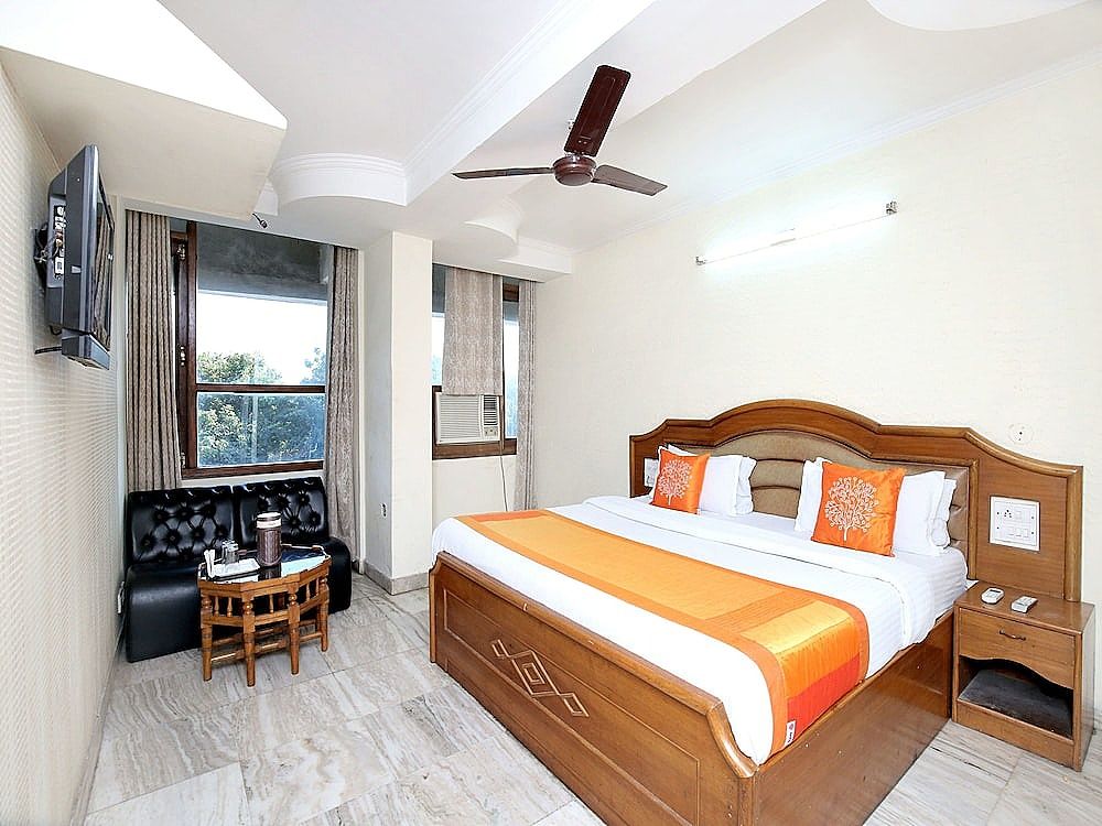 OYO 11371 Hotel M&V Double or Twin Room 6