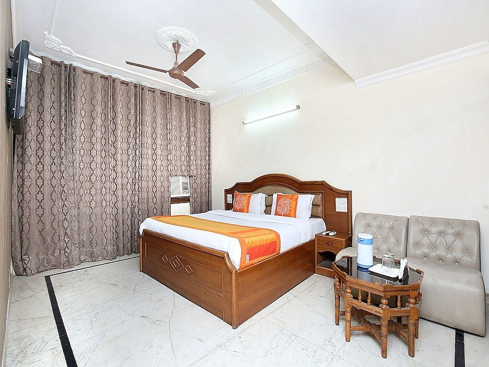 undefined OYO 11371 Hotel M&V 10