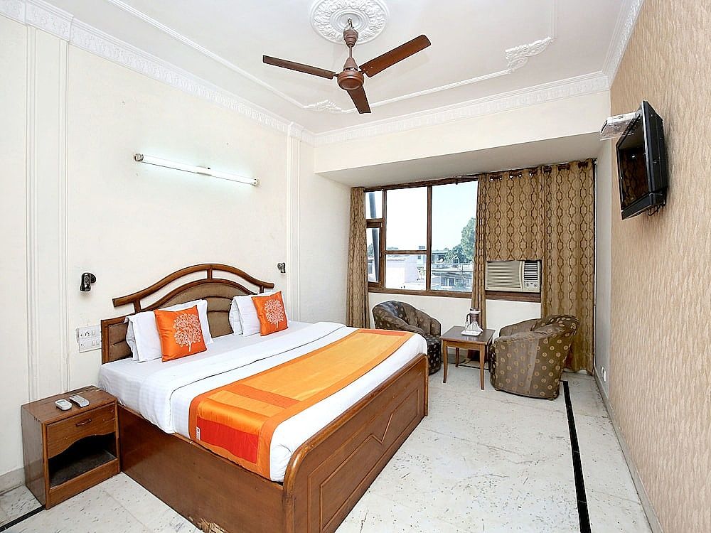 OYO 11371 Hotel M&V Double or Twin Room 2