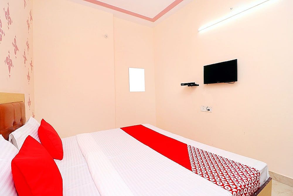 undefined OYO 43966 Jaura Inn 9