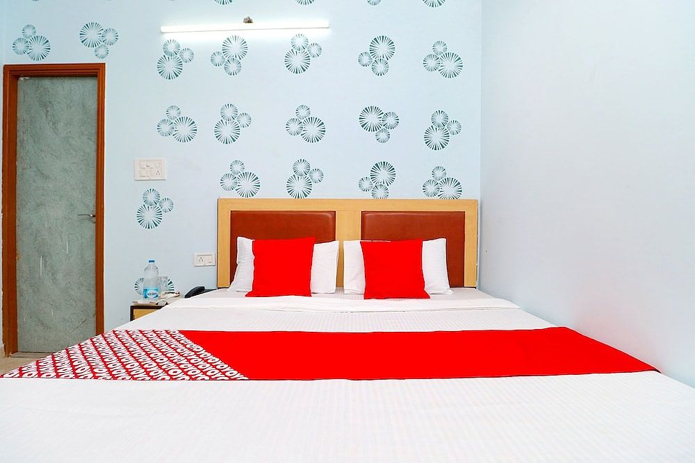 undefined OYO 43966 Jaura Inn 10