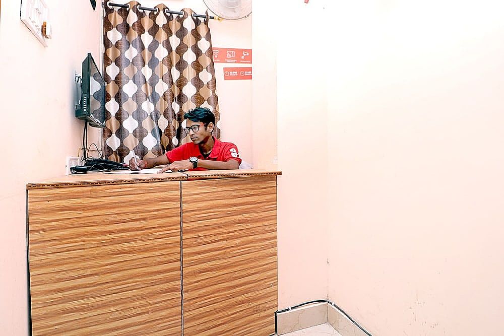 undefined OYO 43966 Jaura Inn 6