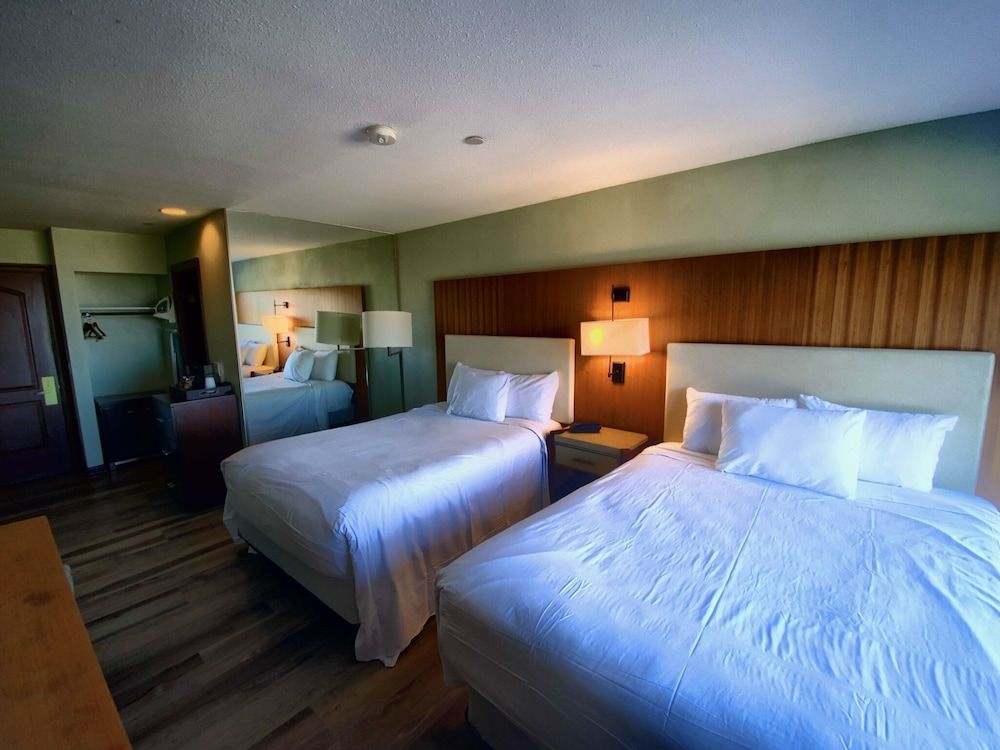 Deluxe Room, 2 Queen Beds, Balcony