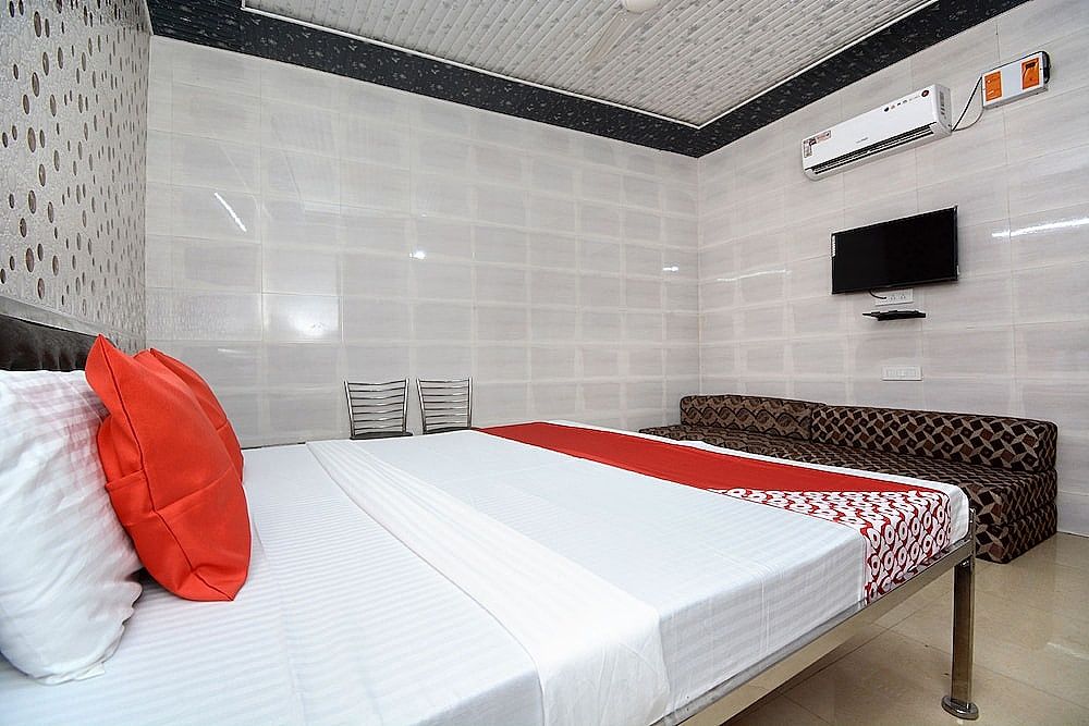 OYO 29417 Ms Guest House Double or Twin Room 13