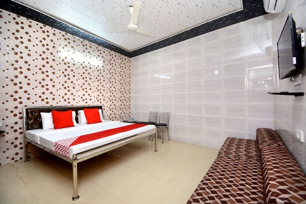 OYO 29417 Ms Guest House Double or Twin Room 3