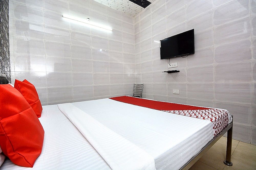 OYO 29417 Ms Guest House Double or Twin Room 10