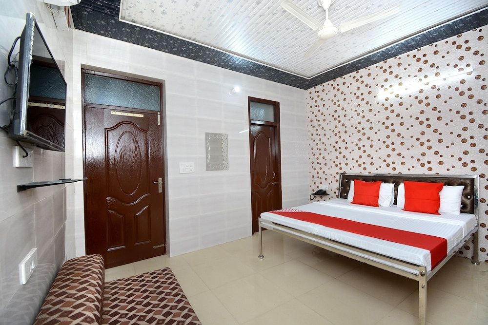 OYO 29417 Ms Guest House Double or Twin Room 19
