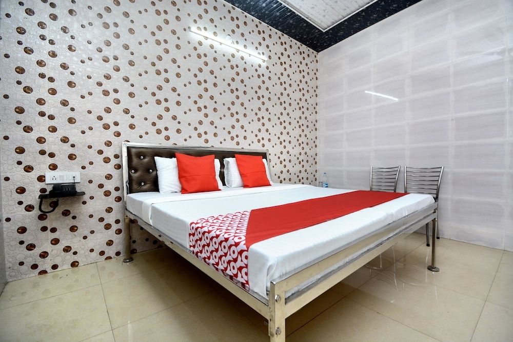 OYO 29417 Ms Guest House Double or Twin Room 16