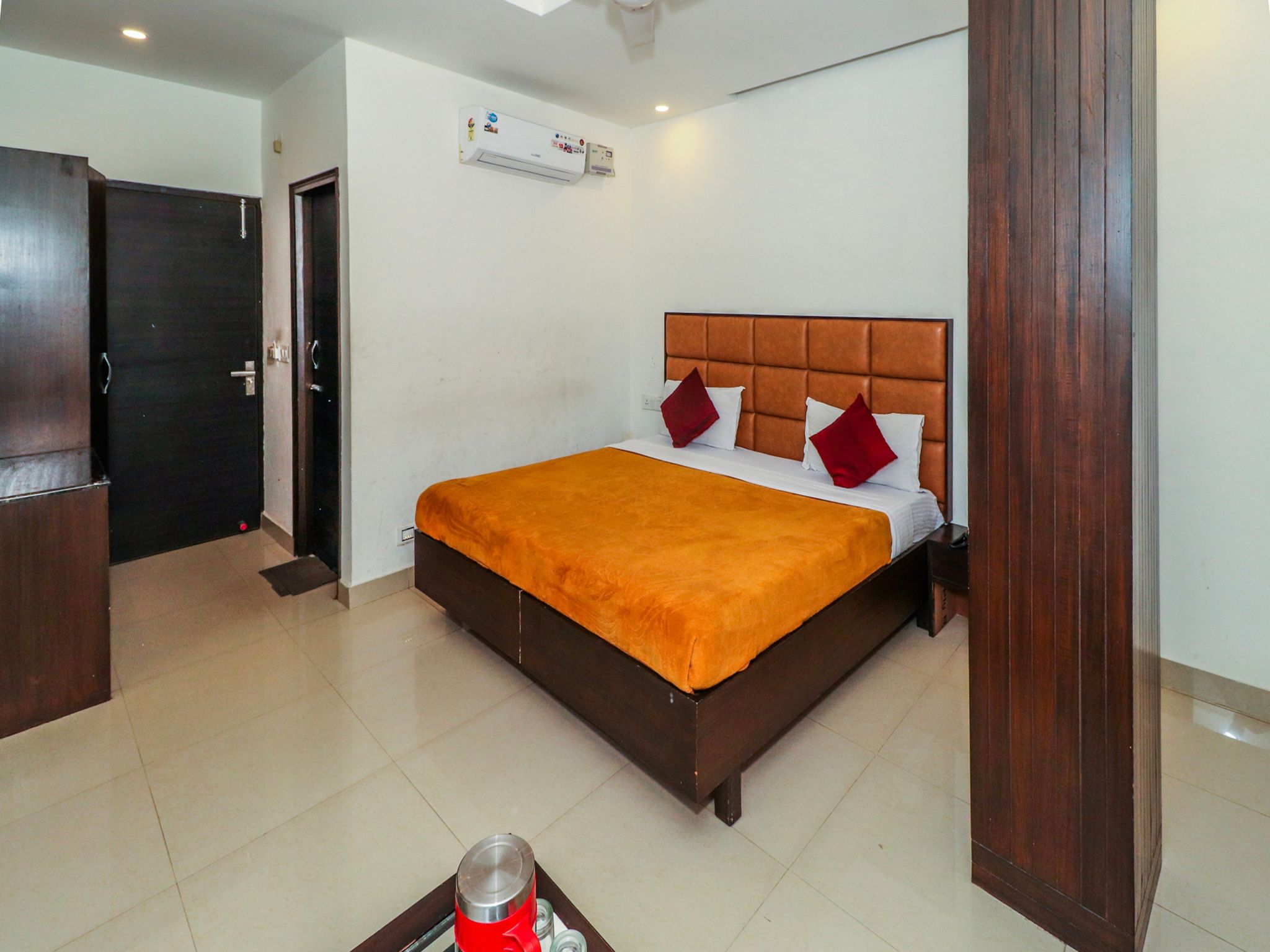 Motel Maurya Deluxe AC Rooms 9