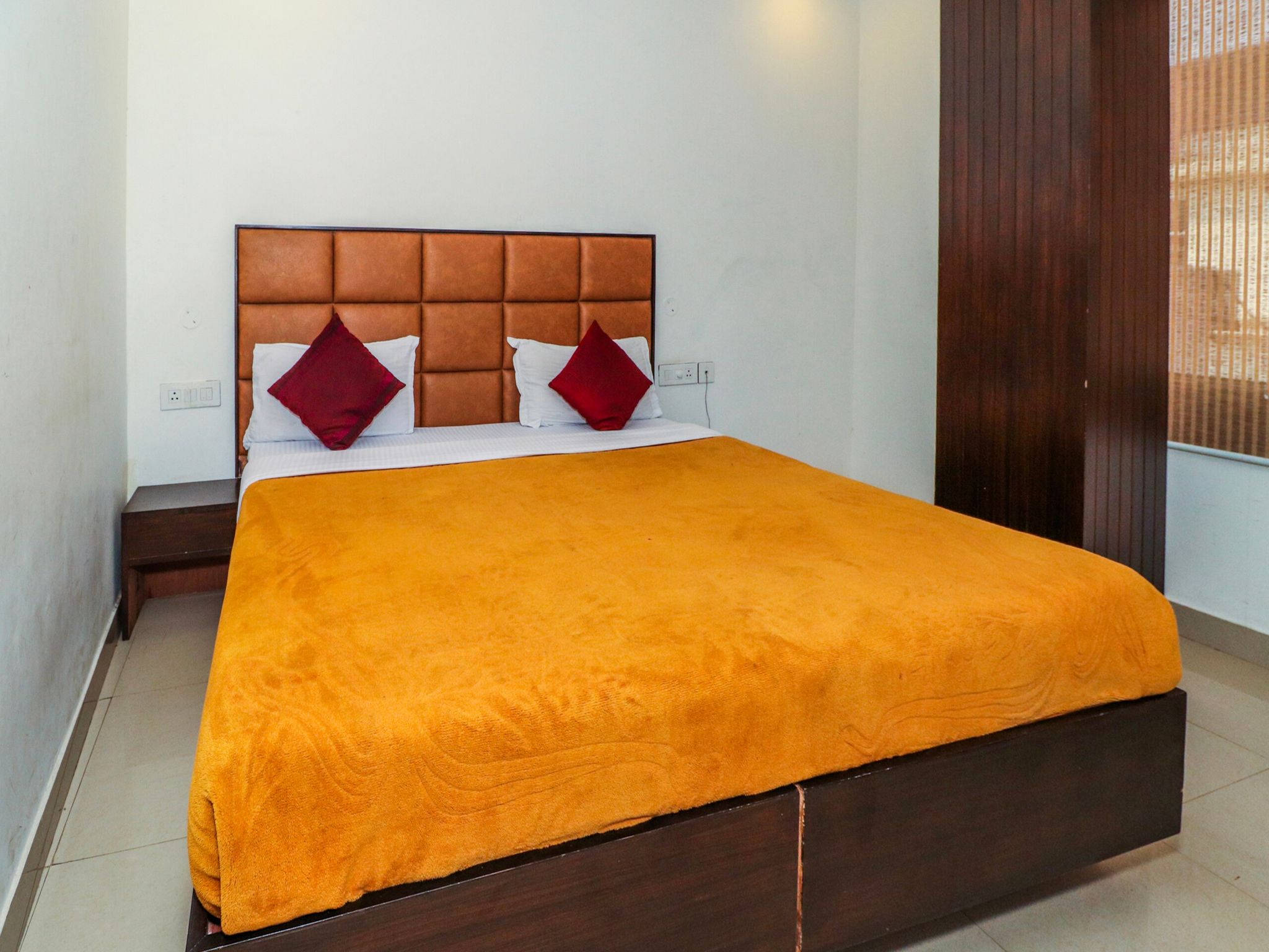 Motel Maurya Deluxe AC Rooms 5