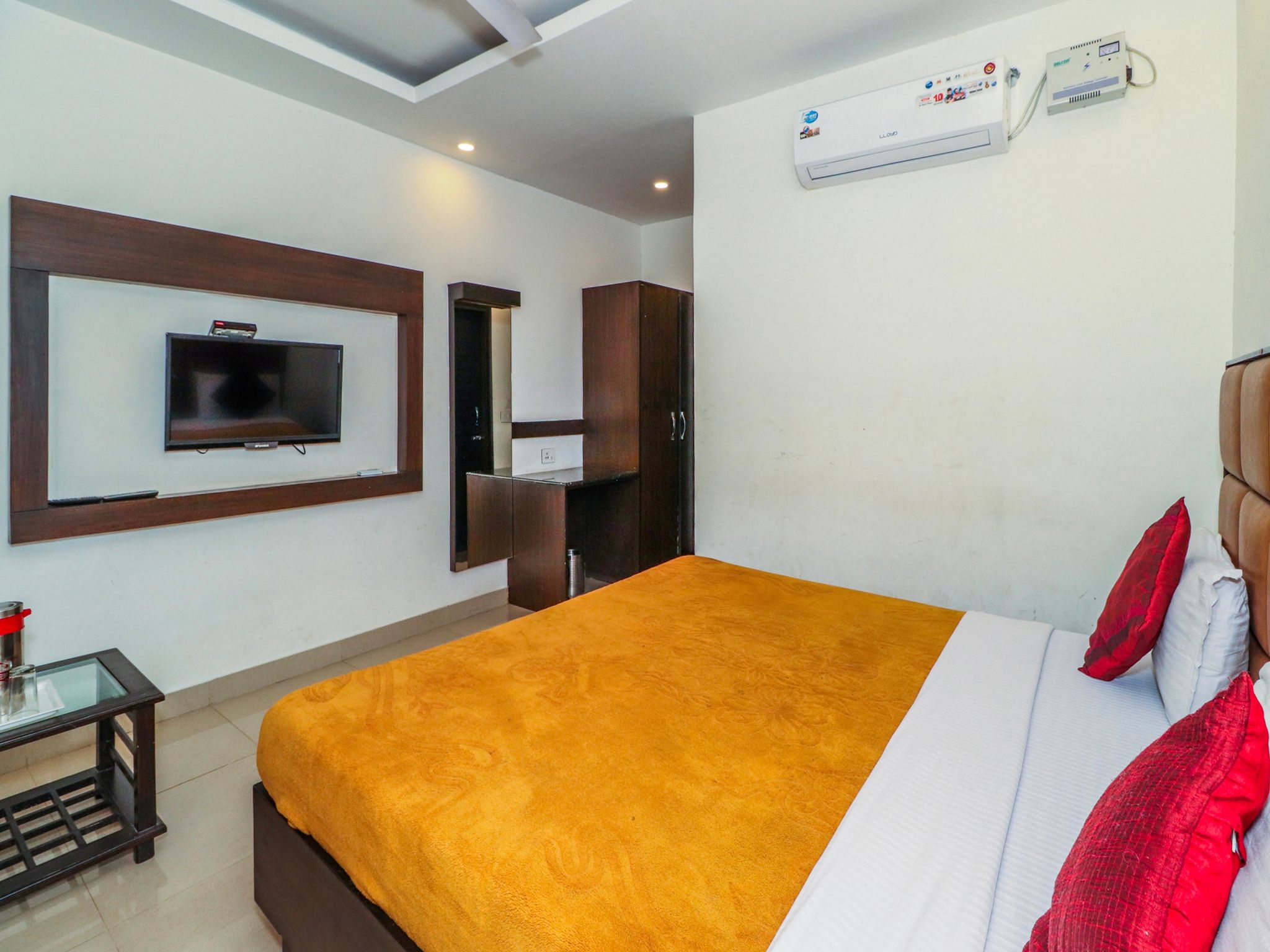 Motel Maurya Deluxe AC Rooms 7