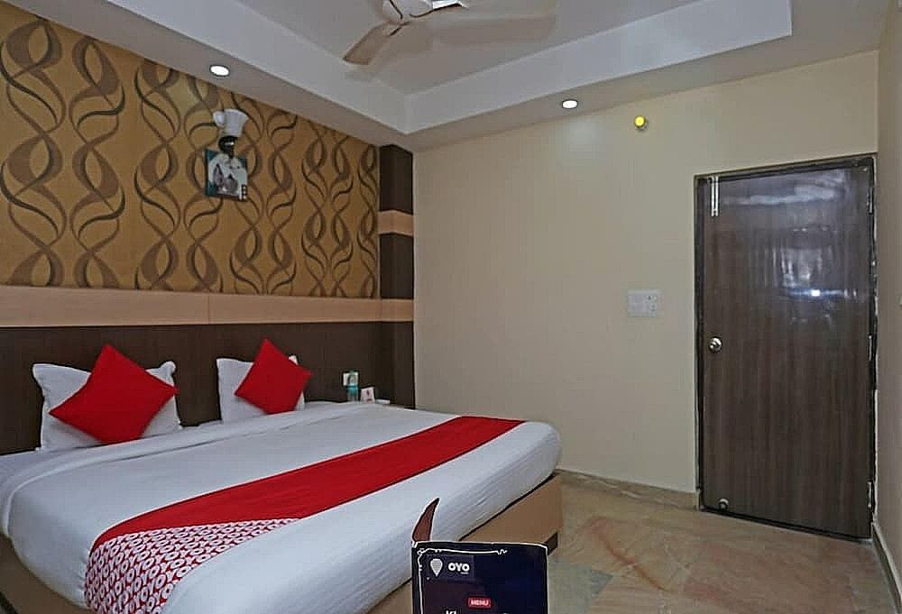 undefined Hotel Crystal Inn 4