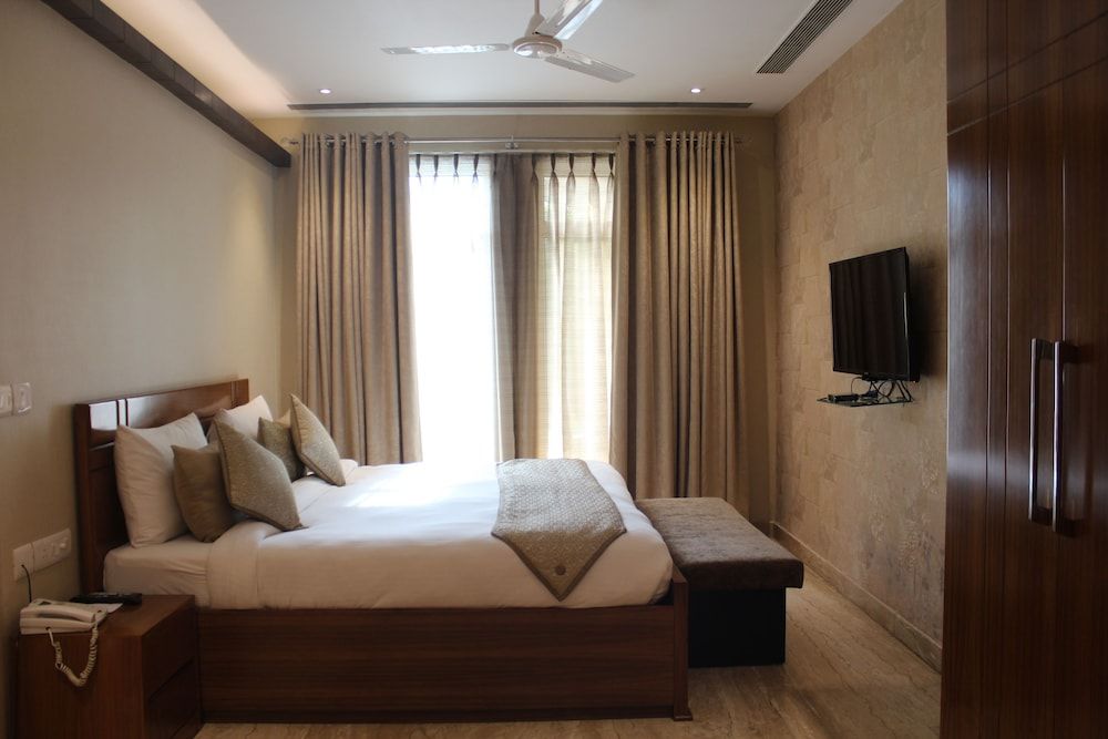 Royal Residence on Iffco chowk Executive Room 5