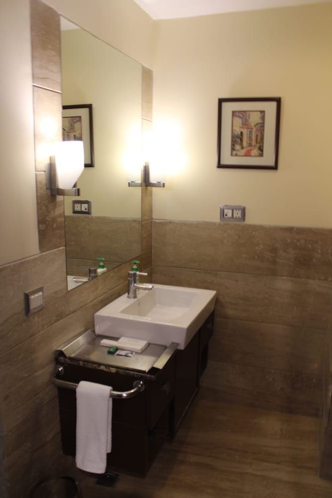 Royal Residence on Iffco chowk Executive Room 10