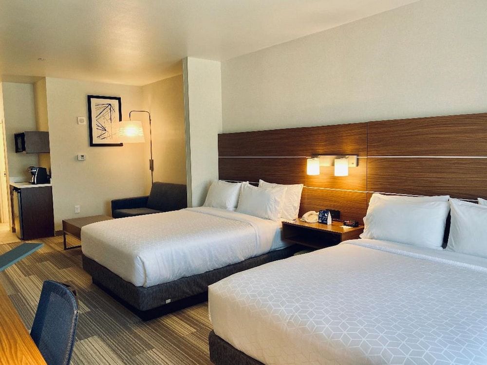 Suite, Multiple Beds