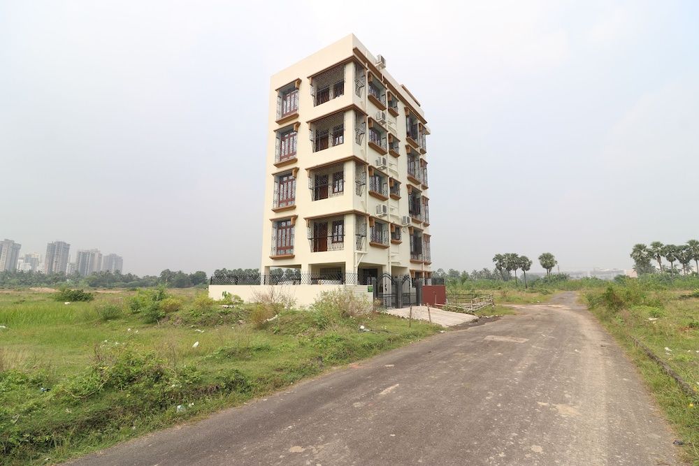 undefined OYO 19806 Corporate Guest House 2