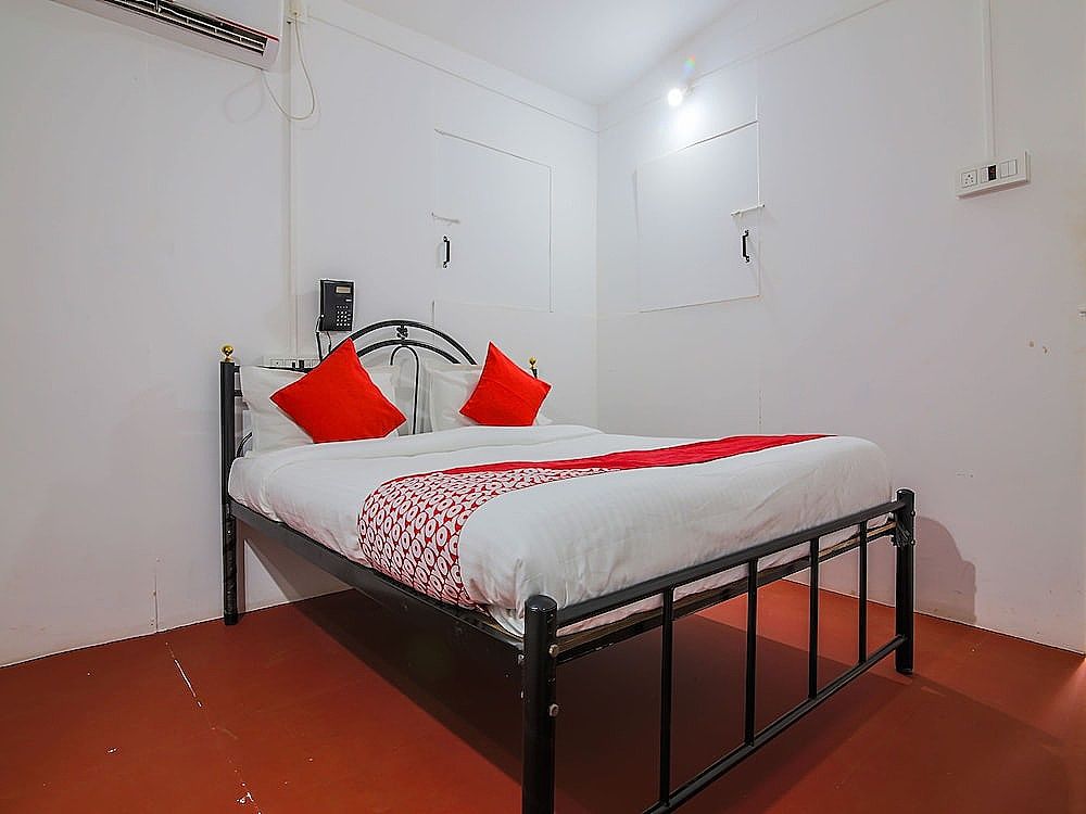 OYO 23532 Stayinn Nest Double or Twin Room