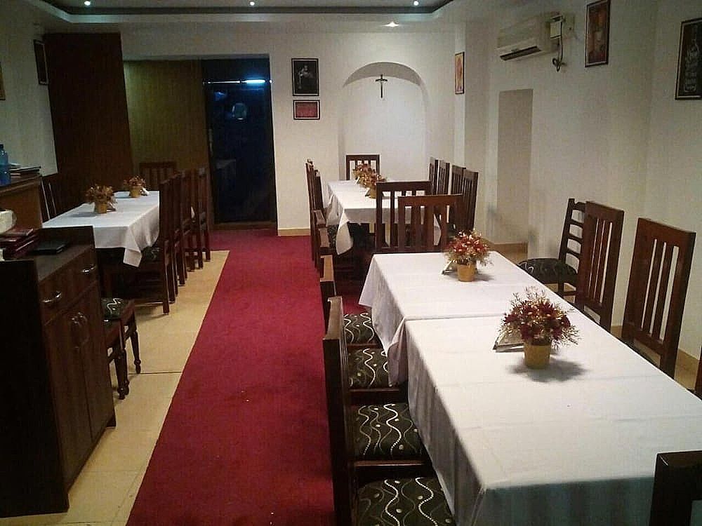 undefined The Creek 8