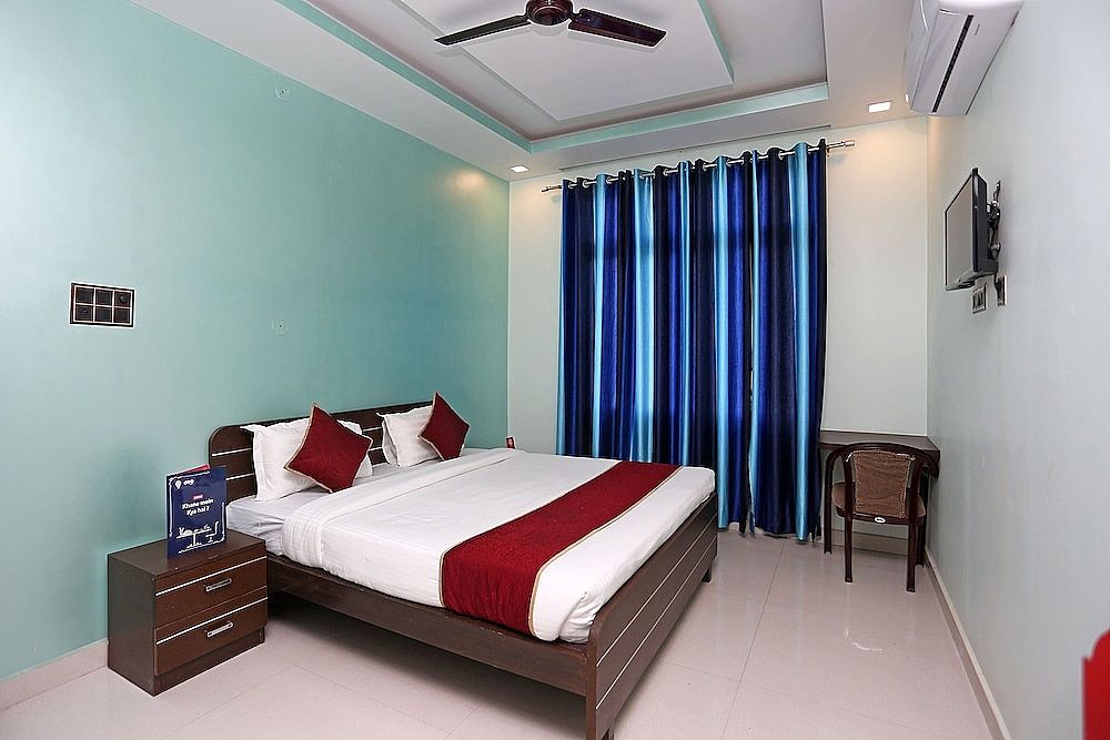 undefined OYO Flagship 199 Gomti Nagar 9