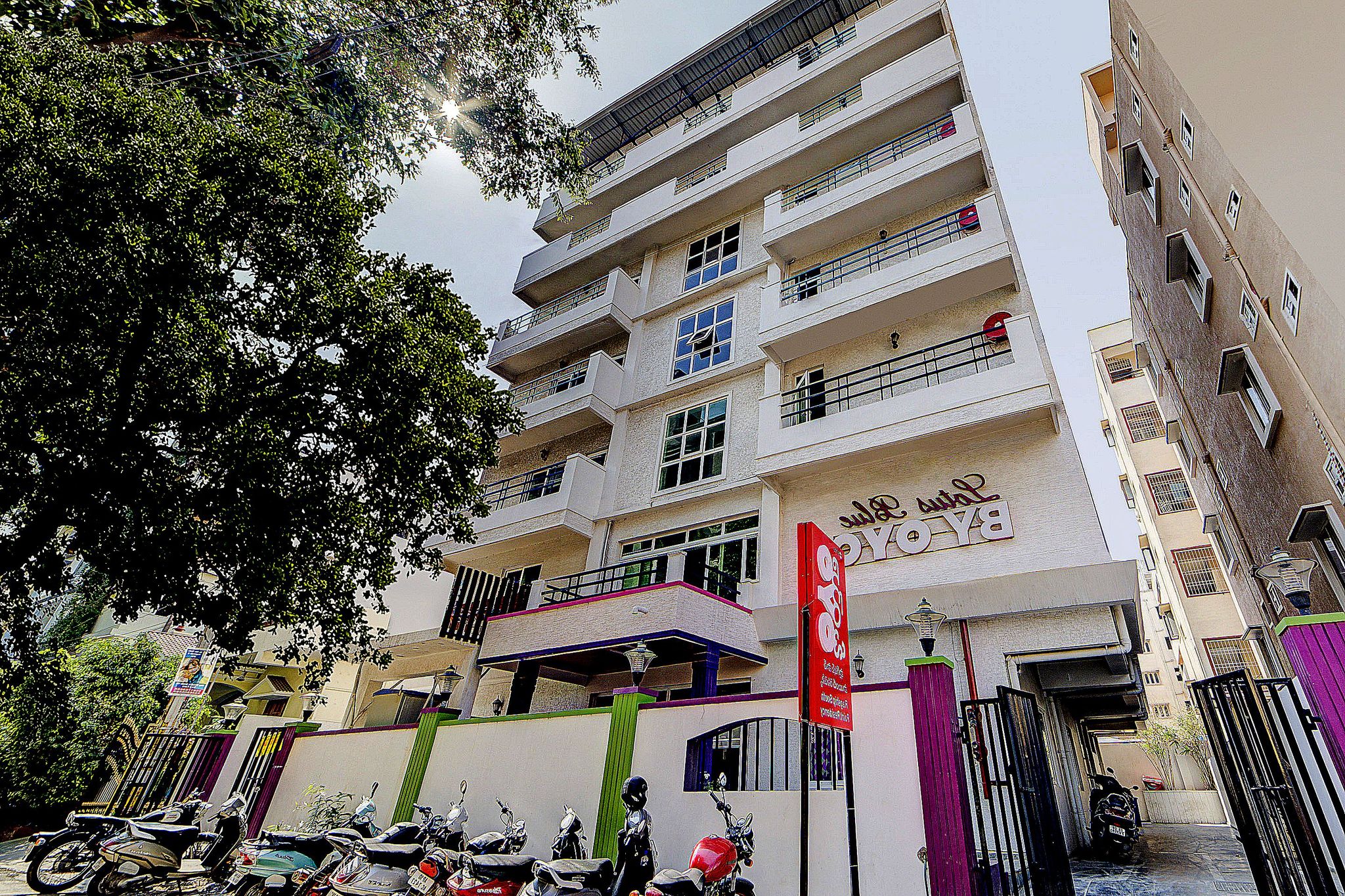 undefined Super Hotel O JNTU college Near LULU mall- KPHB Colony 8