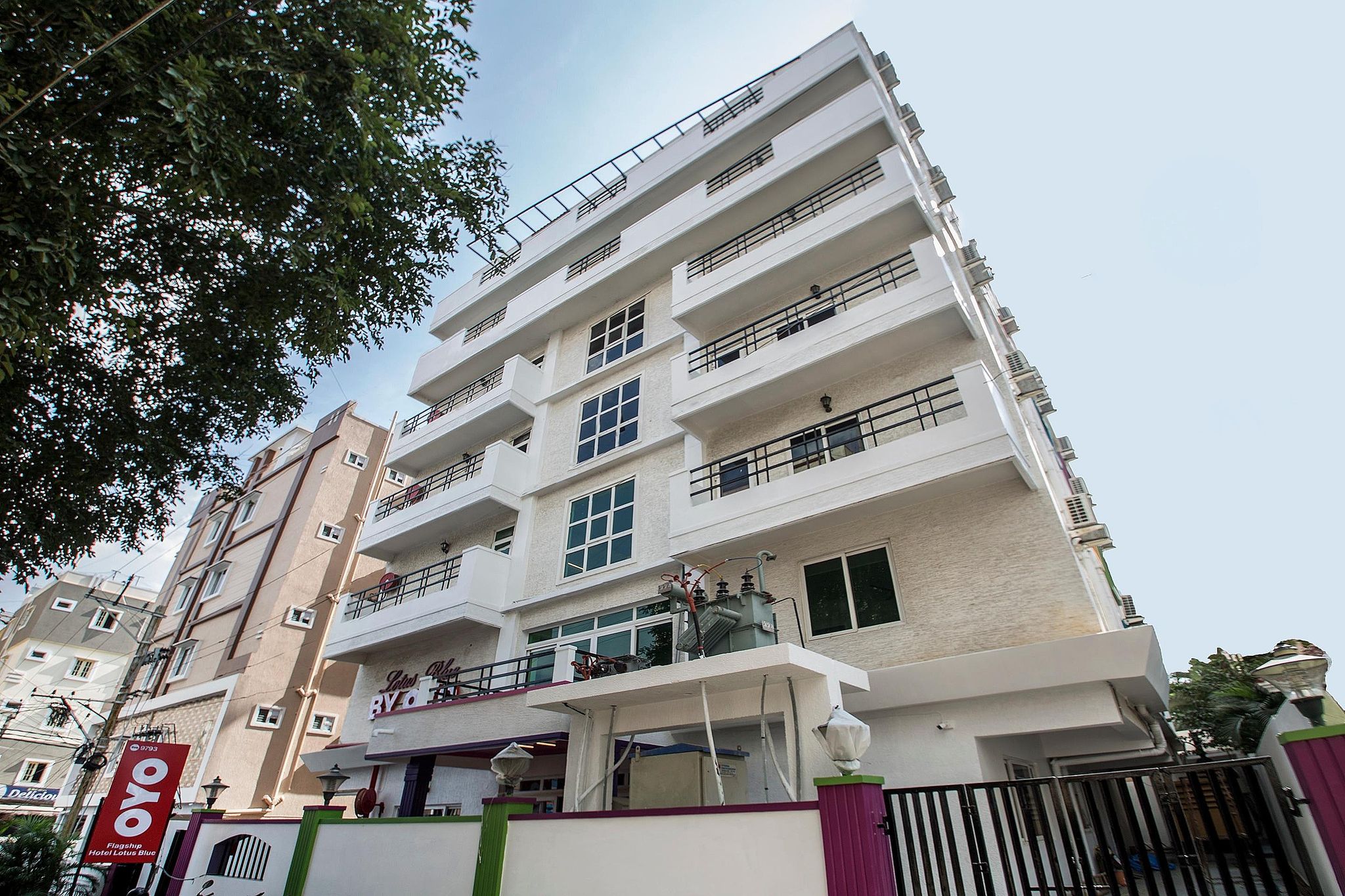 undefined Super Hotel O JNTU college Near LULU mall- KPHB Colony 7