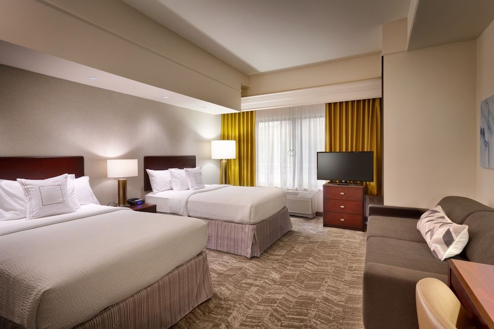 Suite, 1 Bedroom (Mobility/Hearing Accessible, Tub)