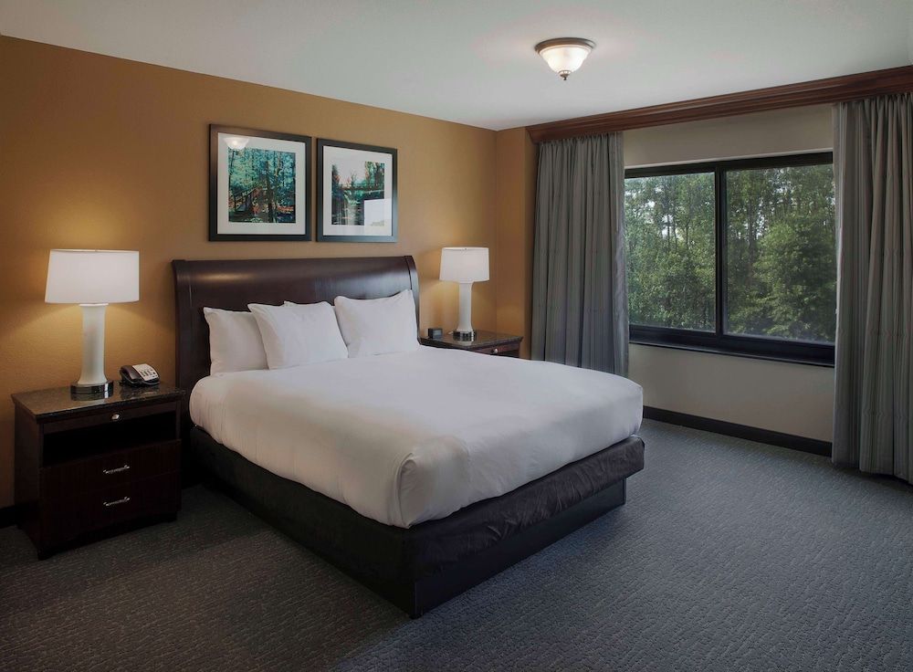Room, 2 Queen Beds, Accessible, Bathtub (Mobility & Hearing)