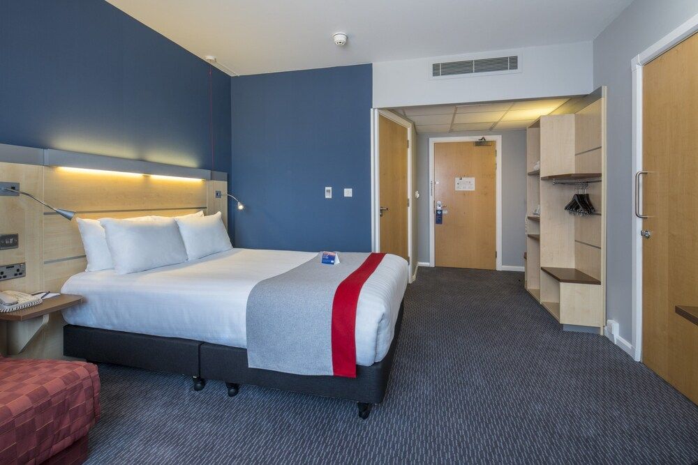 Standard Room, 1 Double Bed, Accessible (Free Hot Breakfast)