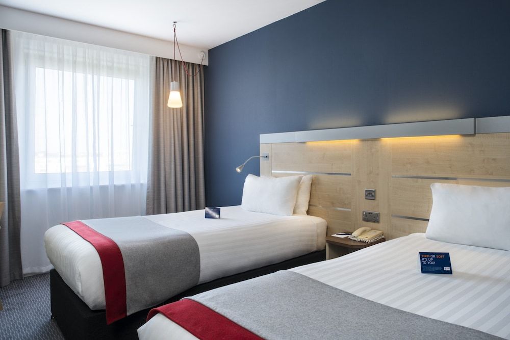 Standard Room, 2 Twin Beds (with Free Hot Breakfast)