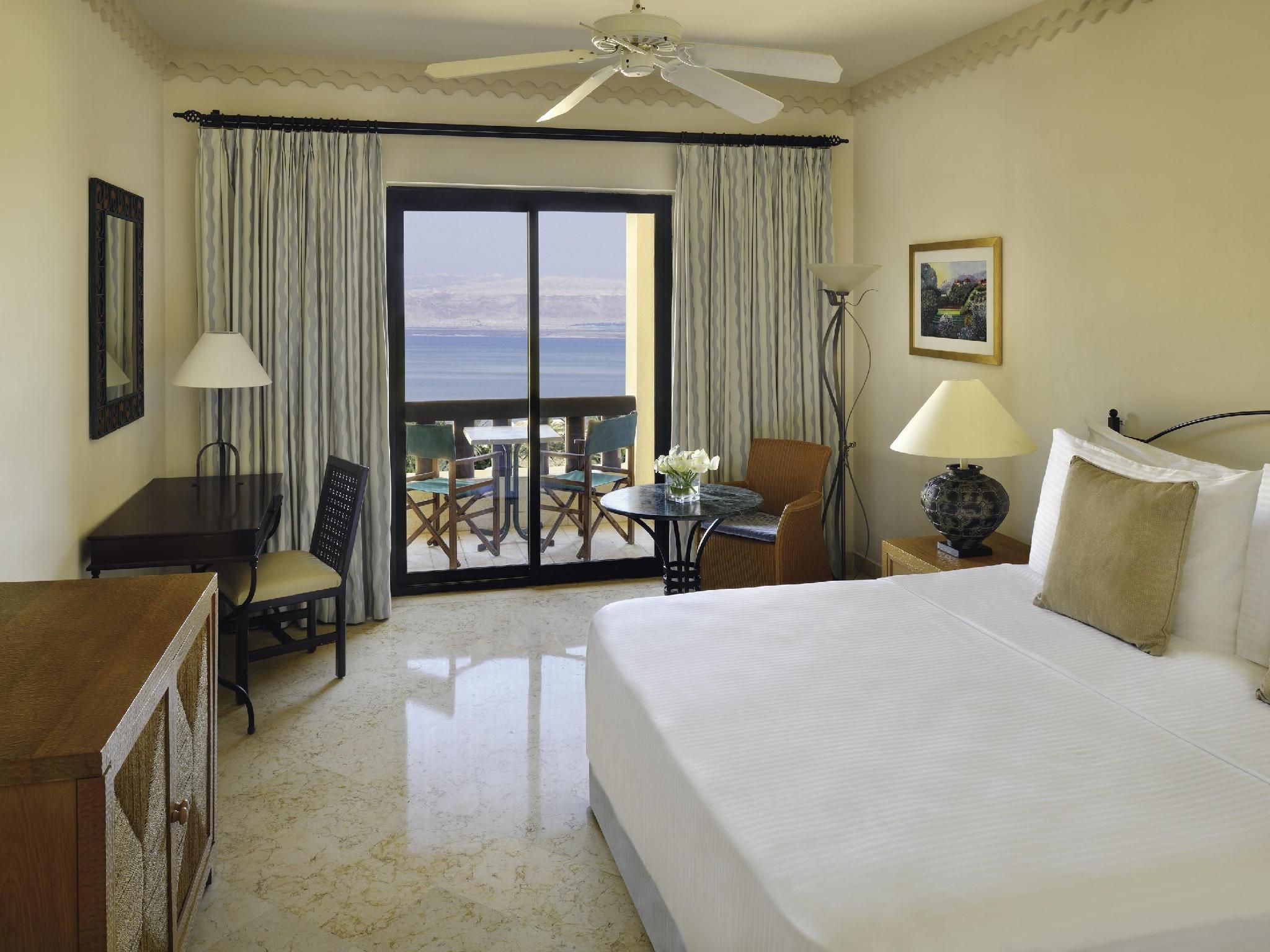 Mövenpick Resort & Spa Dead Sea Classic King 2