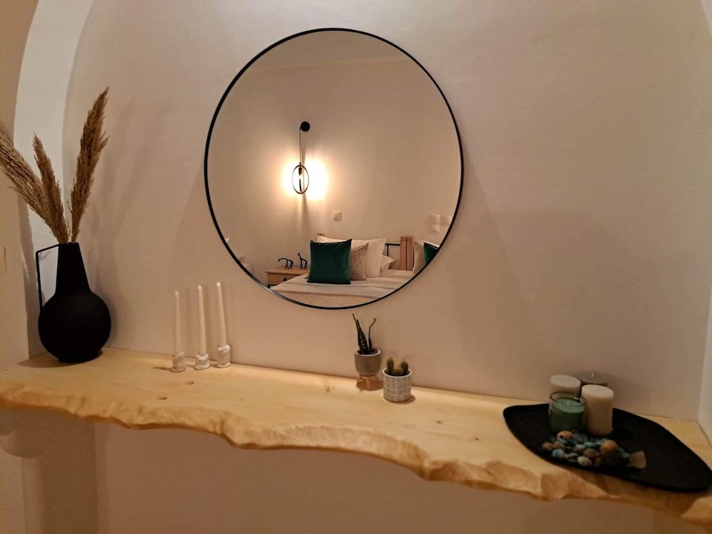 Amerisa Suites & Villa Standard Triple Room (Internal) 11