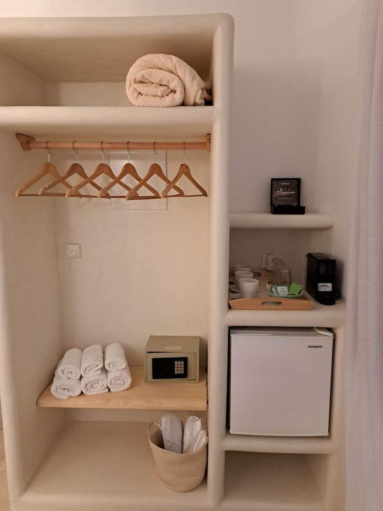 Amerisa Suites & Villa Standard Triple Room (Internal) 10