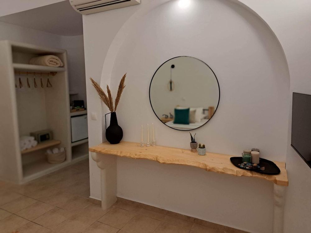 Amerisa Suites & Villa Standard Triple Room (Internal) 7