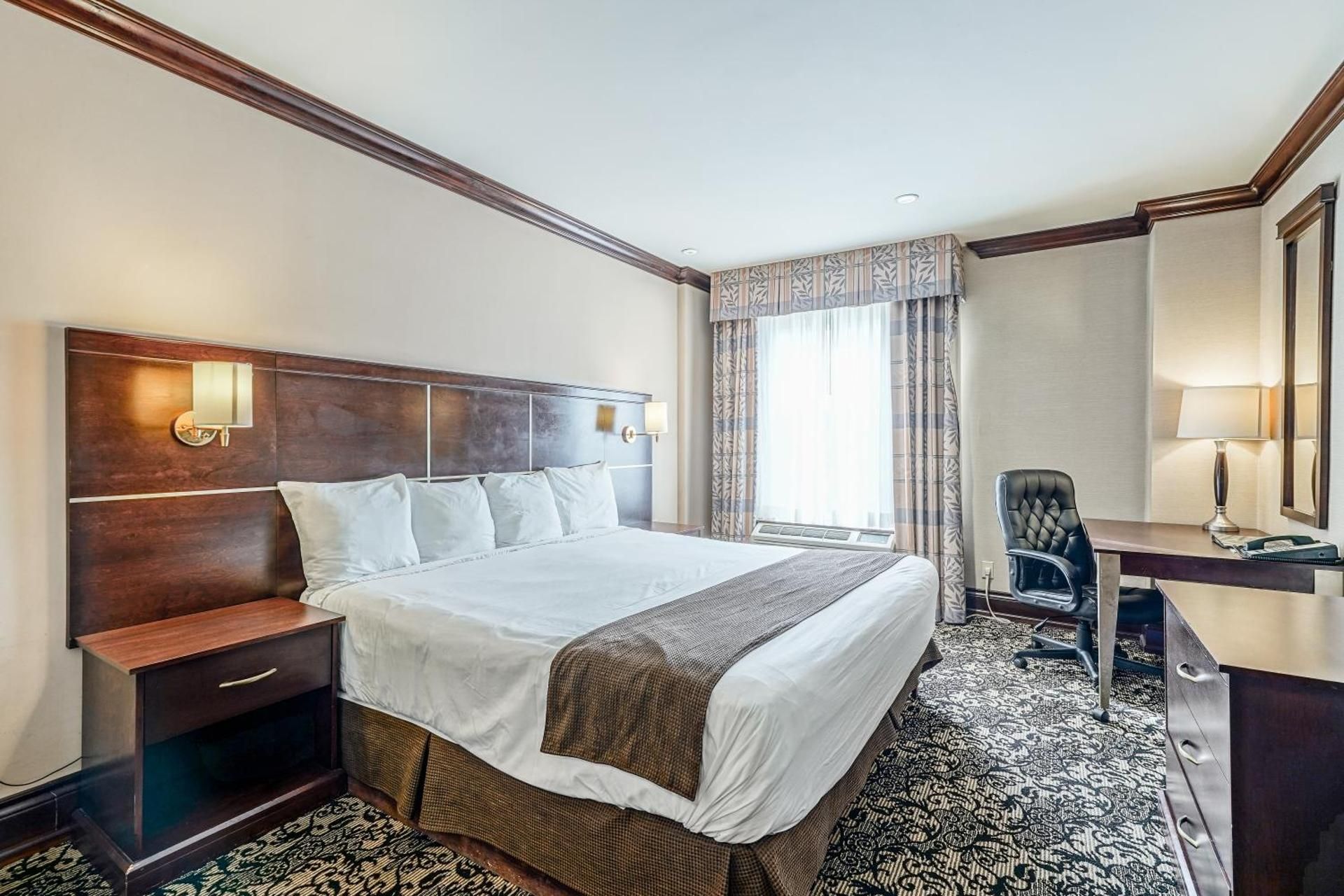 undefined Woodbine Hotel and Suites 8