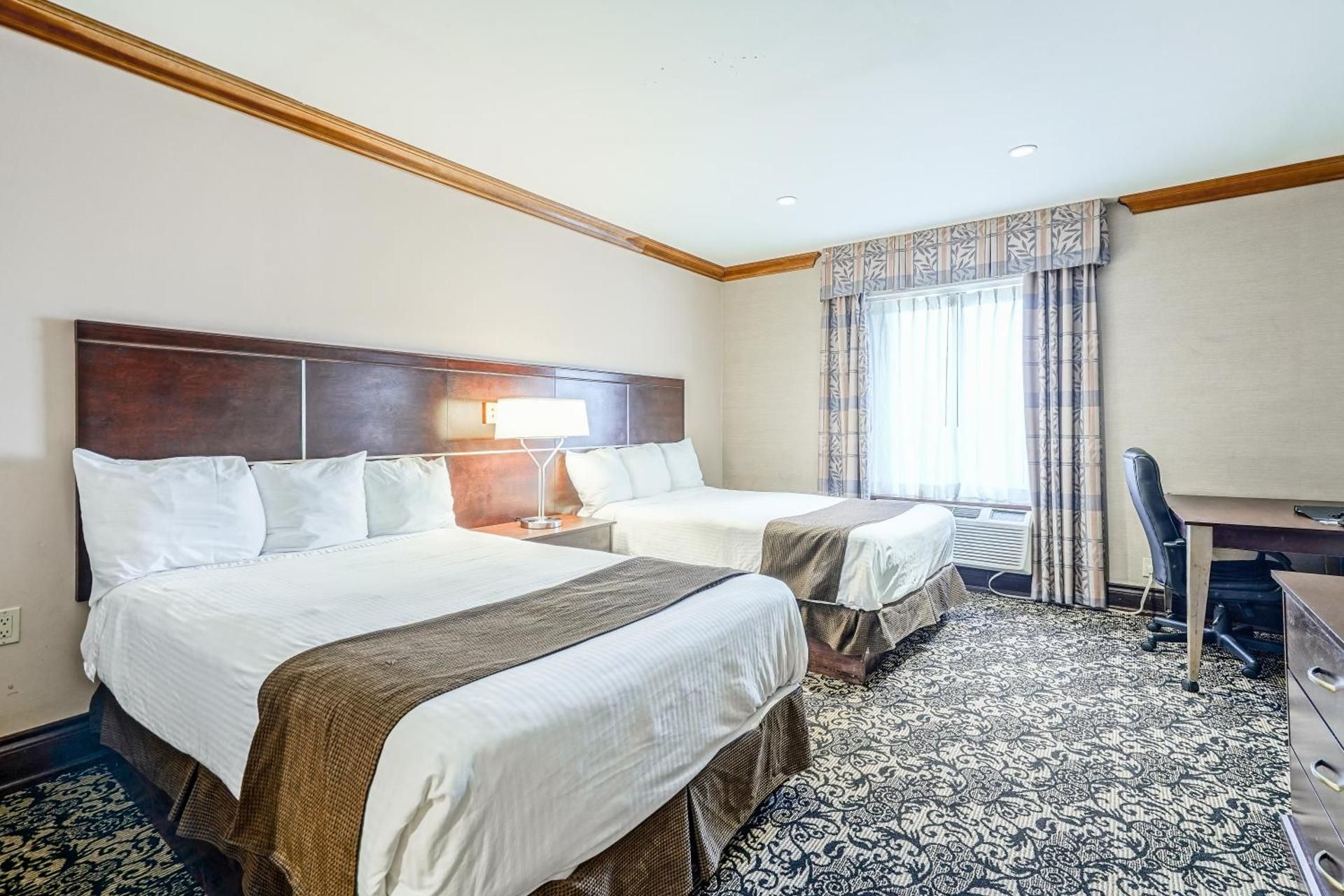 undefined Woodbine Hotel and Suites 5