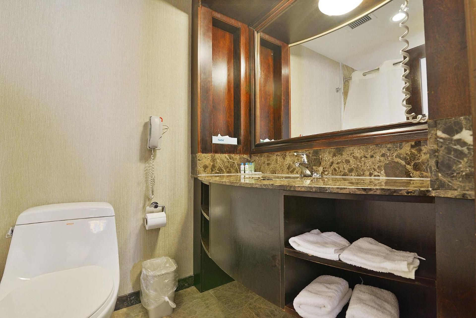 undefined Woodbine Hotel and Suites 9