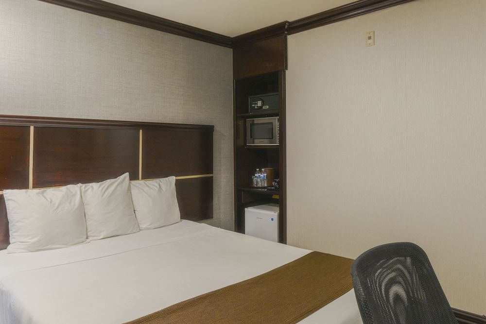 undefined Woodbine Hotel and Suites 2