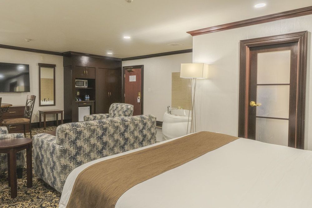 undefined Woodbine Hotel and Suites 10