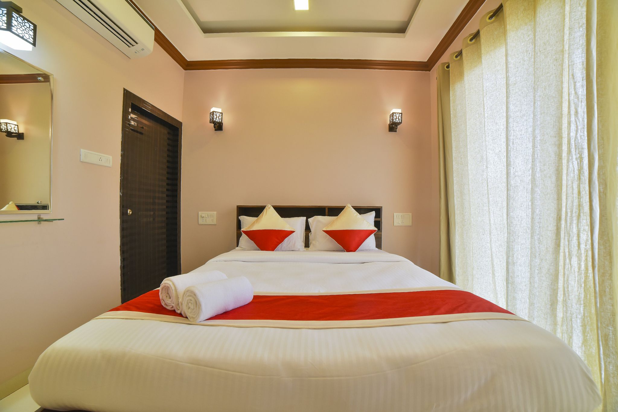 Hotel Baga HighQ - Baga Beach Goa Deluxe Double Room 4