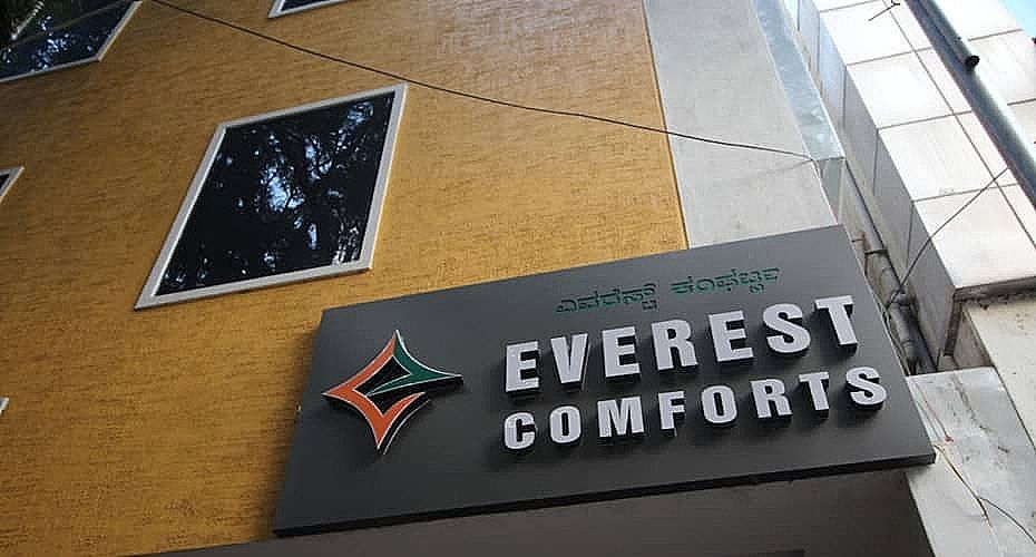 undefined Everest Comforts 7