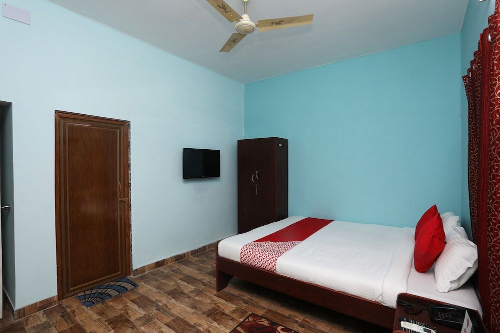 OYO 26204 Salt Lake Guest House Double or Twin Room 5