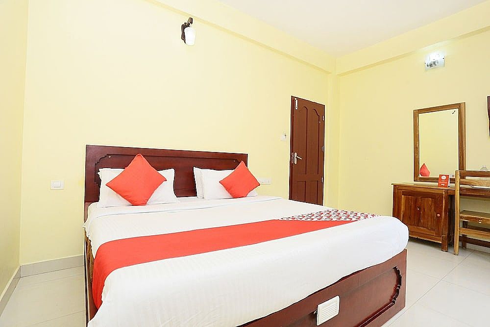 OYO 23226 Pranav 4 Seasons Double or Twin Room 4